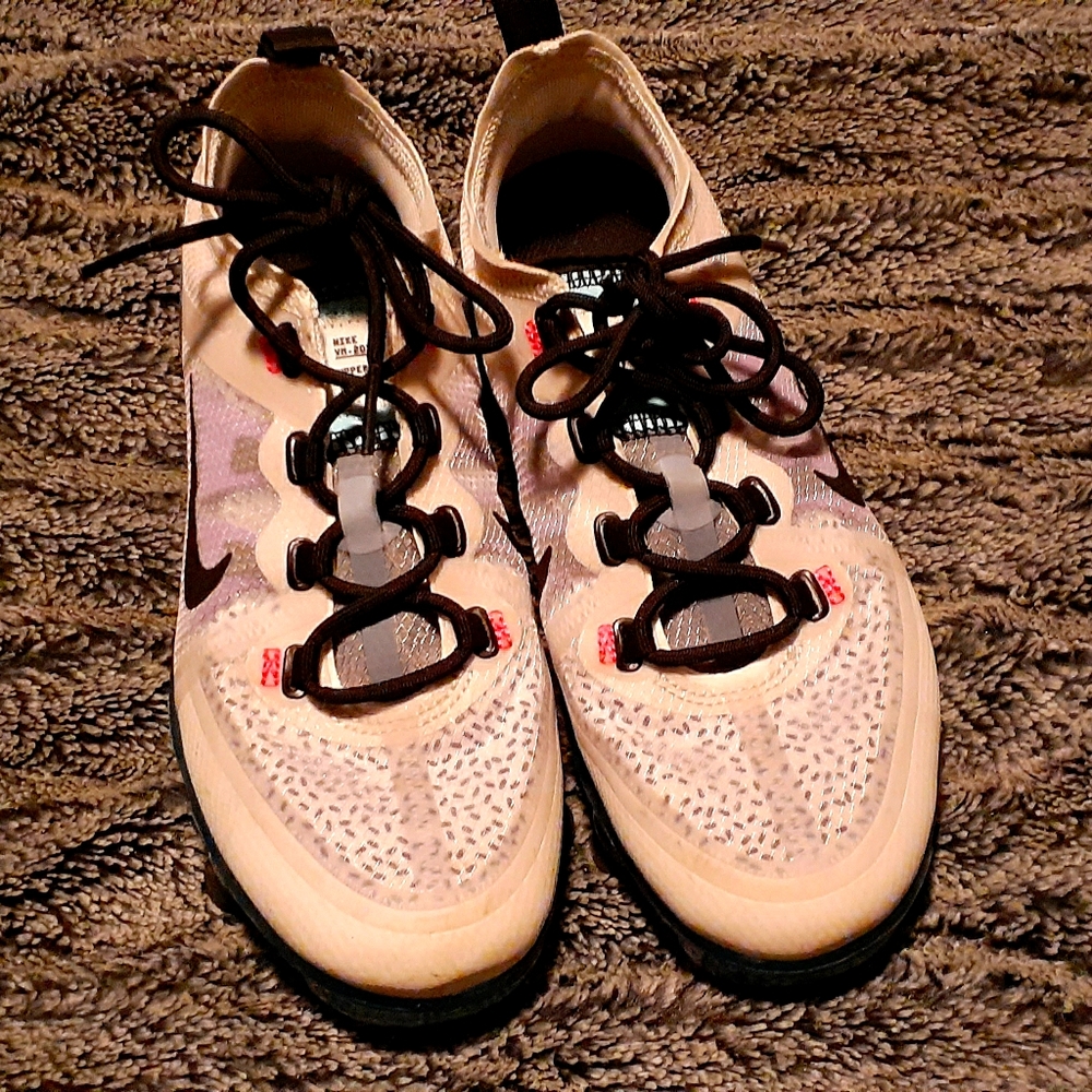 4.5y girls vapormax flynit